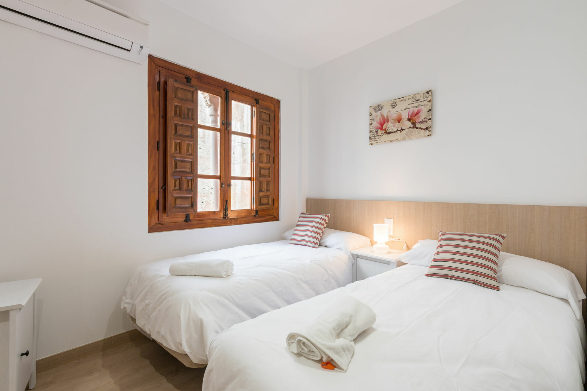 Apartamentos Puerta Nueva غرناطة المظهر الخارجي الصورة